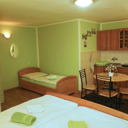 Apartman Pri Zamocku Besenova Exterior photo