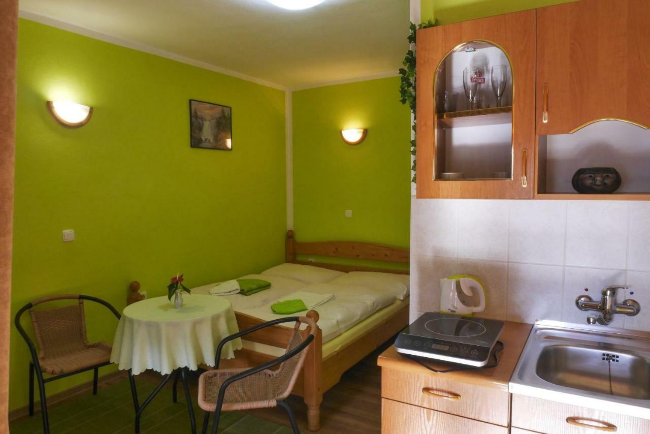 Apartman Pri Zamocku Besenova Exterior photo